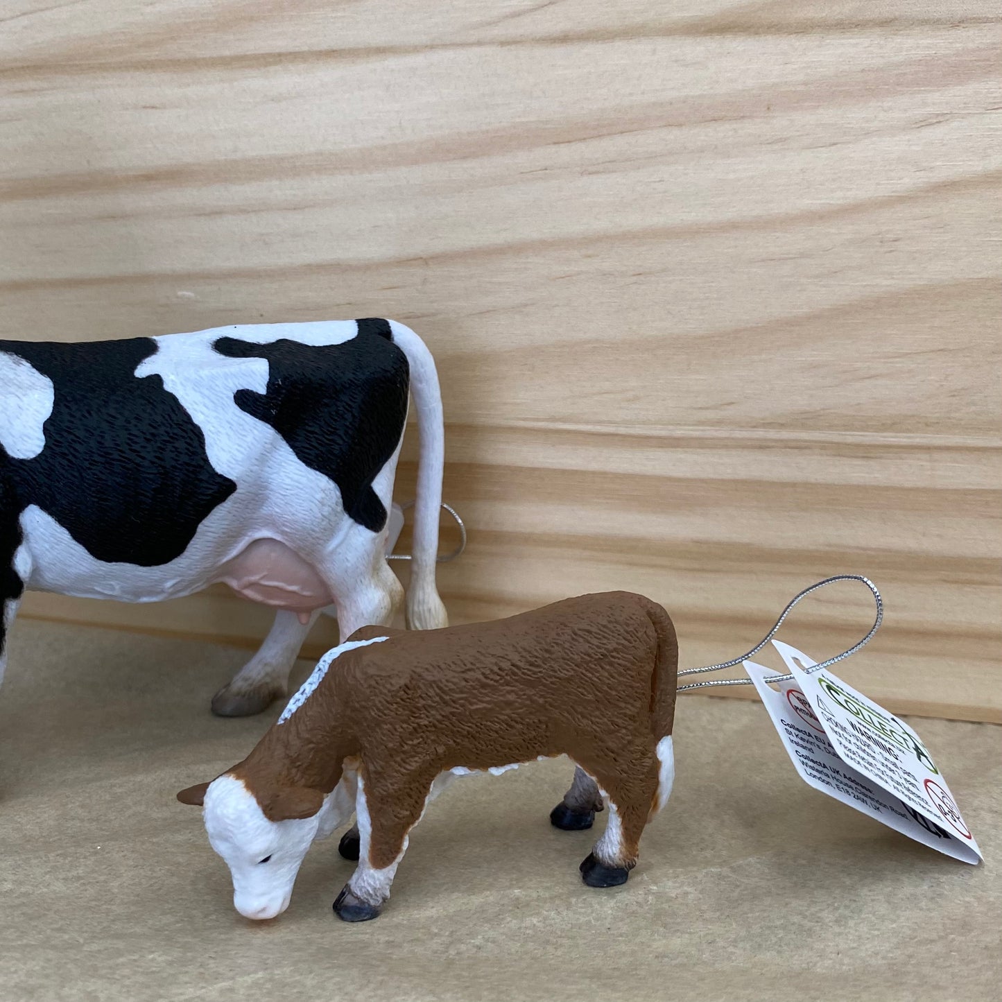 Hereford Calf Grazing (S Green Tag) - CollectA
